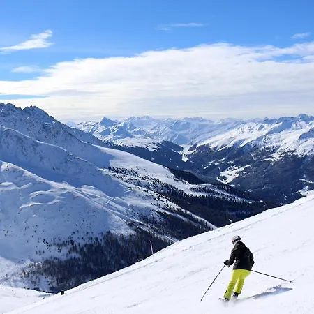 Haus Tirol بيت ضيافة 4*