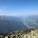 Haus Tirol Vendégház Ried im Oberinntal